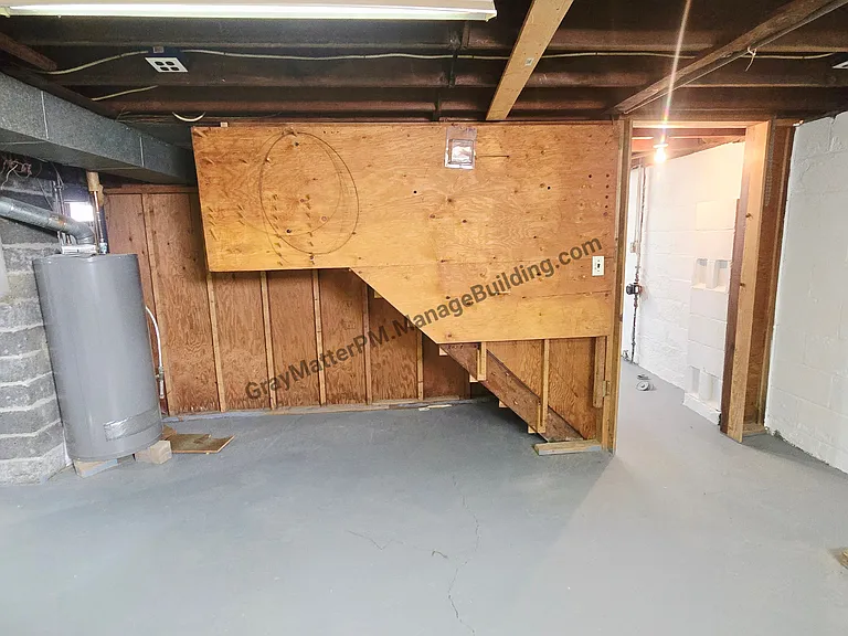 738 E 35th St — Photo 15