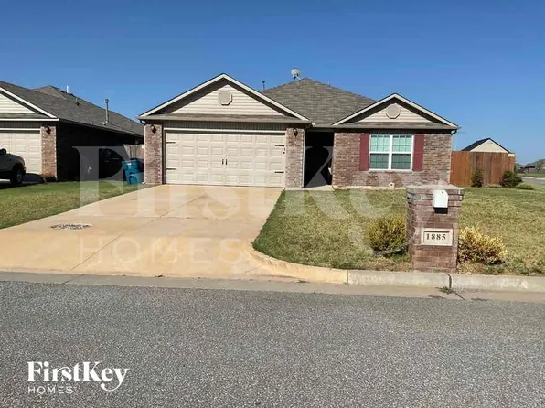 1885 Bradford Pl, Newcastle, OK 73065