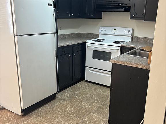 4th image of 746 W Lake Ave #746