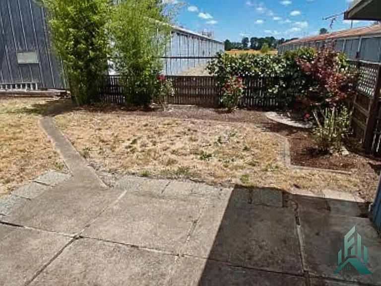 4535 SE 3rd St — Photo 14