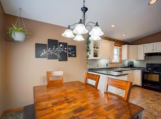 1743 Rustic Dr, Sun Prairie, WI 53590