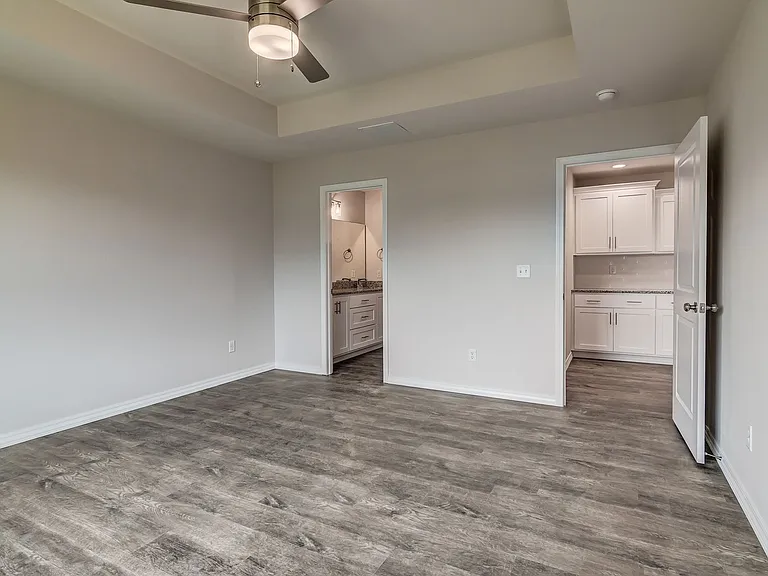 922 S Pindall Ln — Photo 7
