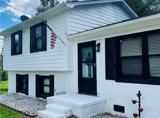 3217 Wards Gap Rd, Mount Airy, NC 27030