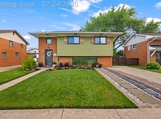 14108 Stoeflet St, Gibraltar, MI 48173