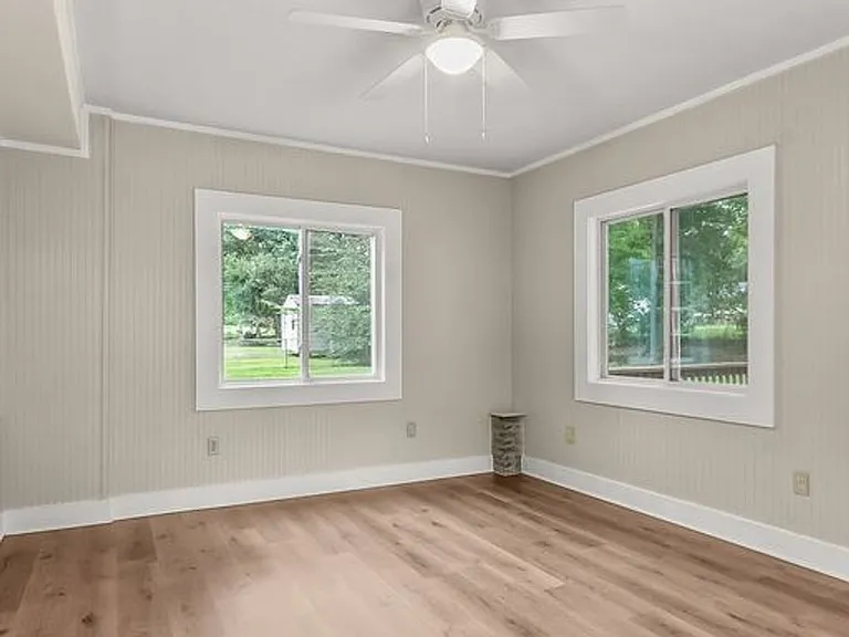 4215 Smith St — Photo 23