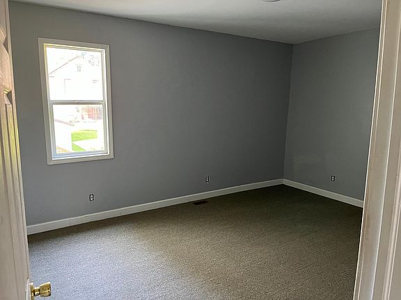2nd image of 1004 Gladden St #2