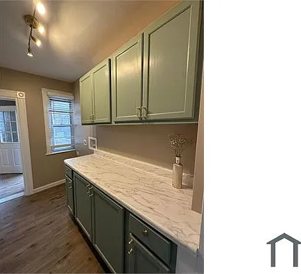 4 bed, 1800 sqft, $2,800 — Photo 1