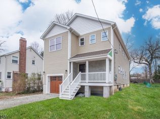 26 Godfrey Ave, Roseland, NJ 07068
