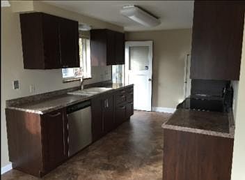 Updated kitchen and appliances.