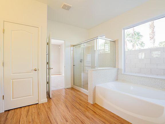 5th image of 17495 W Elaine Dr