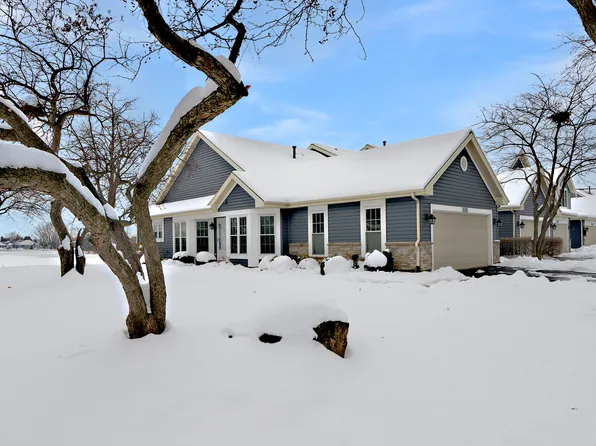 1080 Ridgefield Cir, Carol Stream, IL 60188