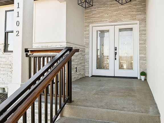 3rd image of 1102 Heritage Hills Ln