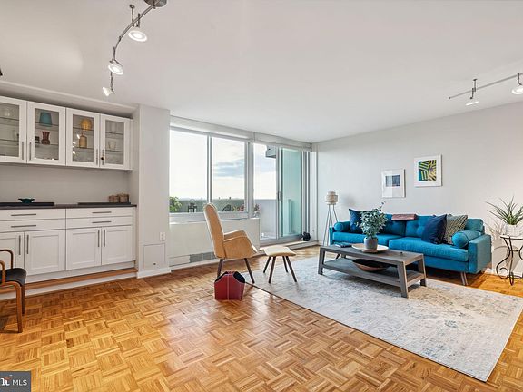 2nd image of 604 S Washington Sq APT 1407