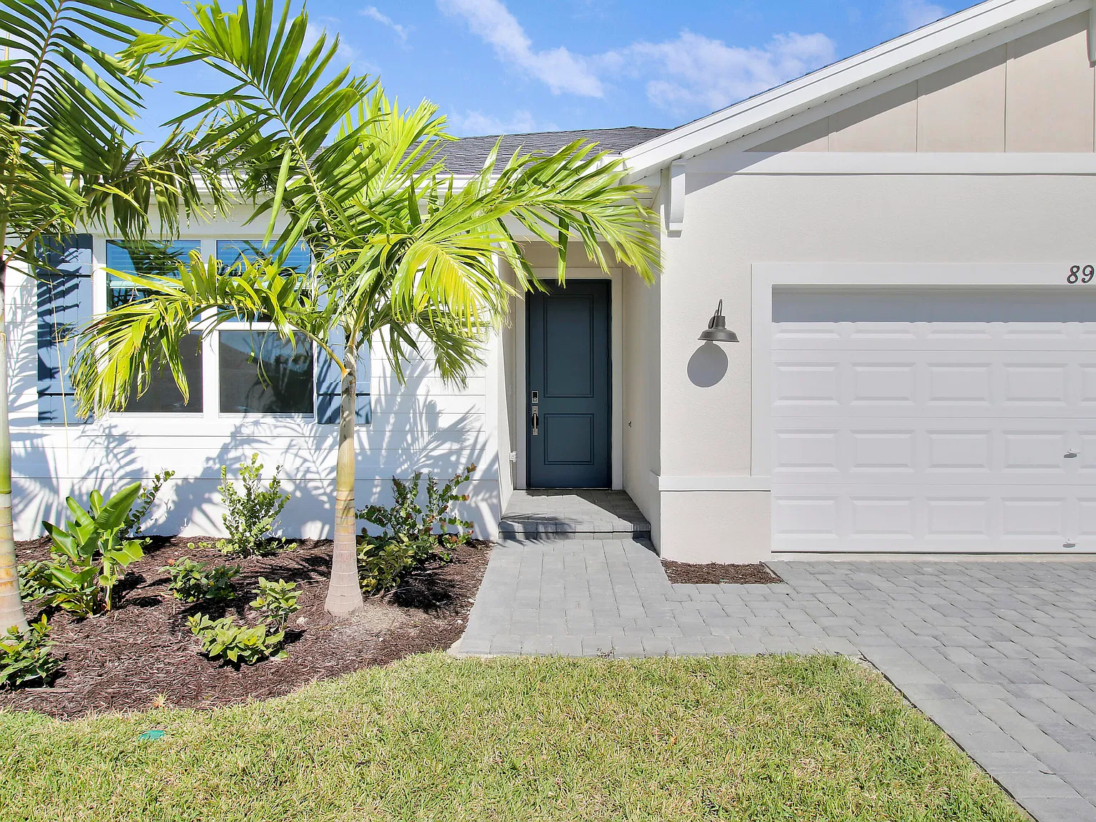 4 bed, 3.0 bath, 2200 sqft, $3,300 — Photo 3