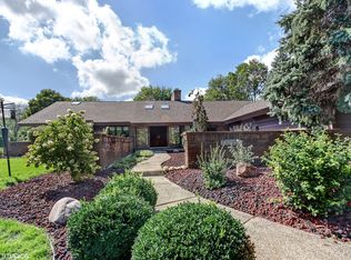 7940 Wolf Rd, Burr Ridge, IL 60527