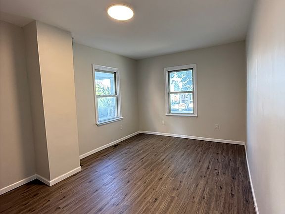 4th image of 225 Herman Ave Floor 1