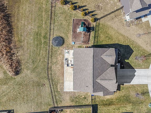 2nd image of 6905 W Wintergreen Ct