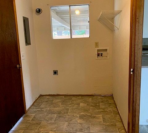 5th image of 2022 Westlake Drive SE