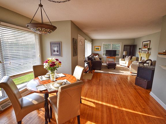 2nd image of 213 Orchard Ct