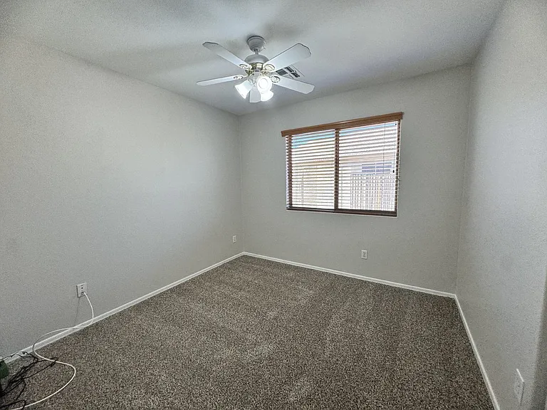9138 W Ross Ave — Photo 16