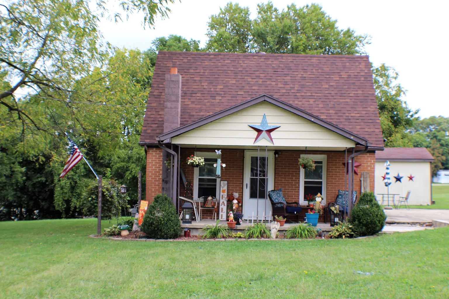 3416 Maplewood Ave photo 1