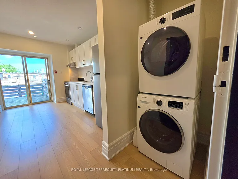 11 Beaconsfield Ave — Photo 7