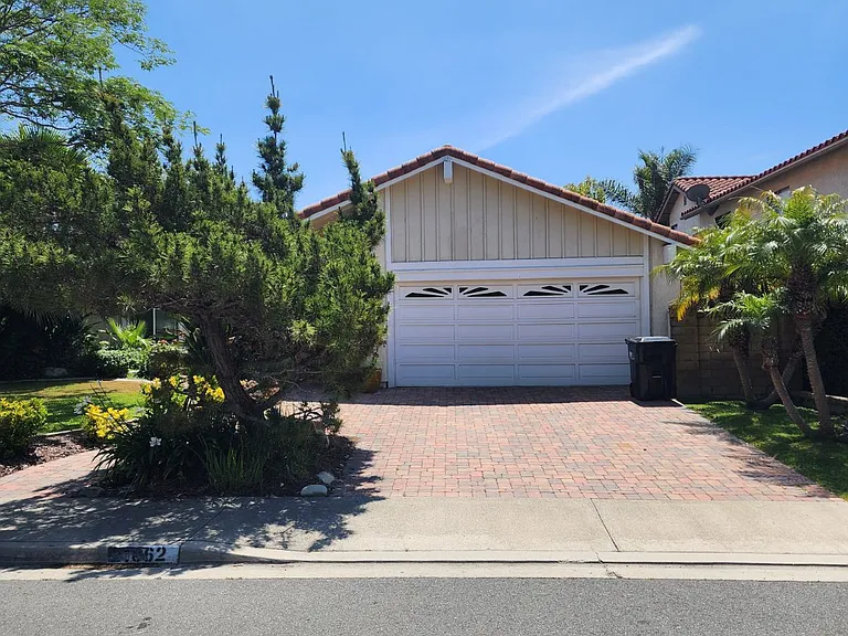 21862 Viso Ln — Photo 1