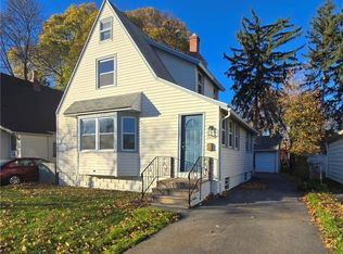 206 Heberle Rd, Rochester, NY 14609