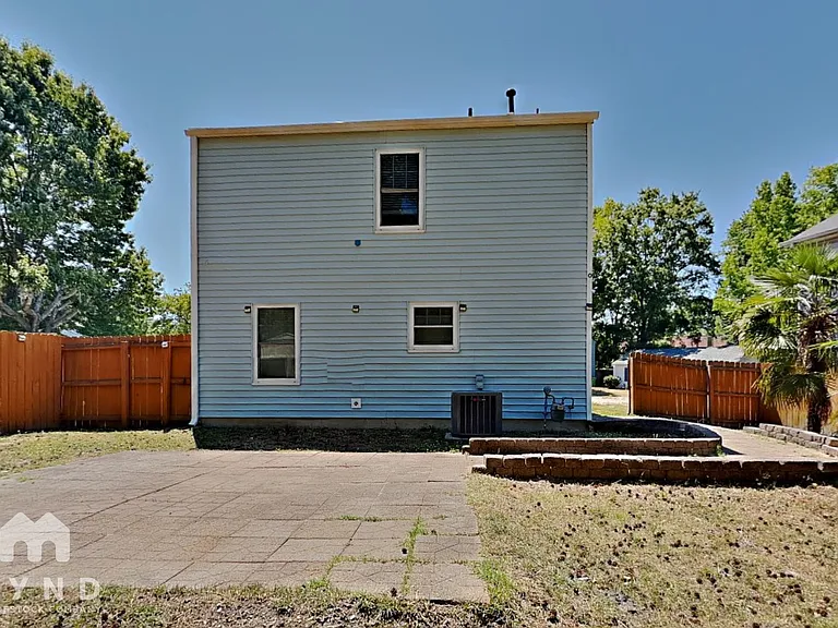 8224 Wynewood Ct — Photo 17