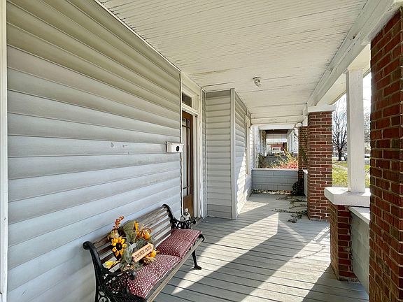 2nd image of 721 Highland Ave SE