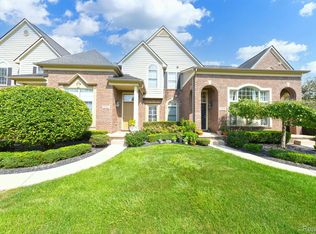1237 W Crystal Cir, Canton, MI 48187