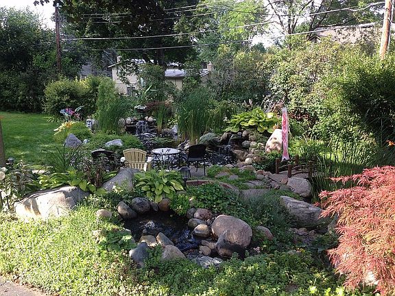 5th image of 345 Woodedge Dr