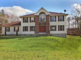 106 Smiley Ln, Stroudsburg, PA 18360