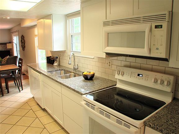 3rd image of 6343 Birchdale Ct