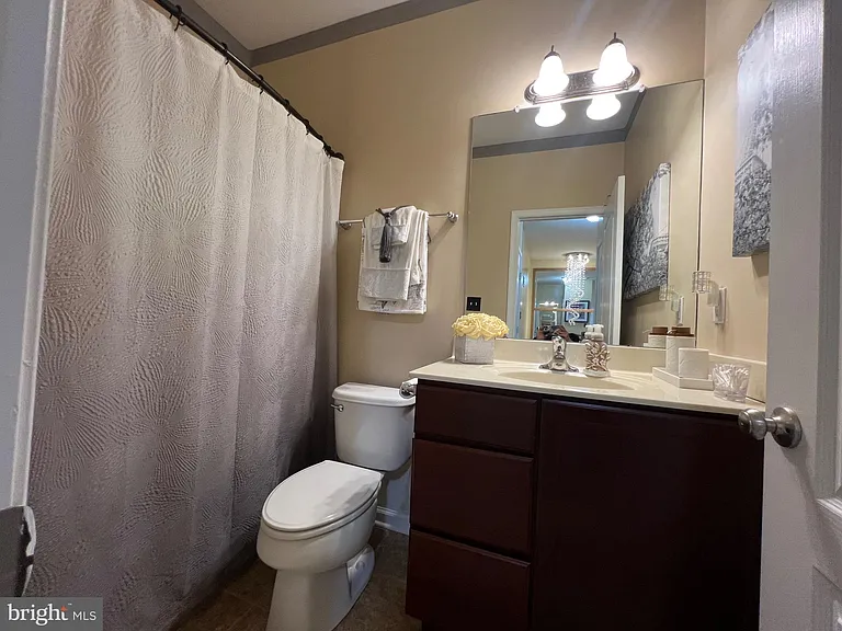 1116 S Olmsted Pkwy — Photo 36