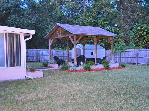 4th image of 8118 Foxdale Dr