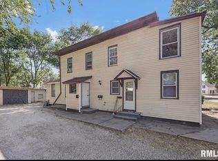 215 Amanda St UNIT 4, Pekin, IL 61554