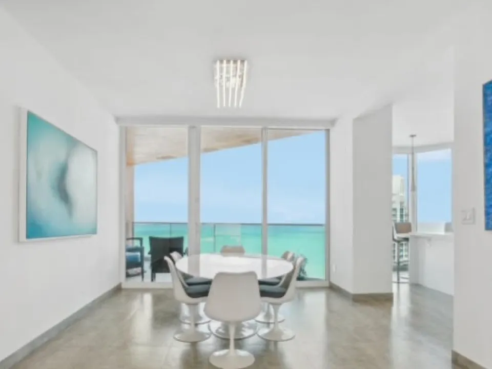 300 S Pointe Dr #3502
