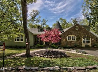 548 Pheasant Rd, Buck Hill Falls, PA 18353