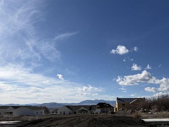 2nd image of 681 N Cherry Ridge Ln