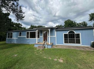 1209 N 3rd St, Ozark, AR 72949