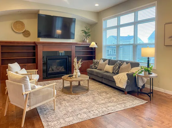 8340 Deerwood Ln N, Maple Grove, MN 55369