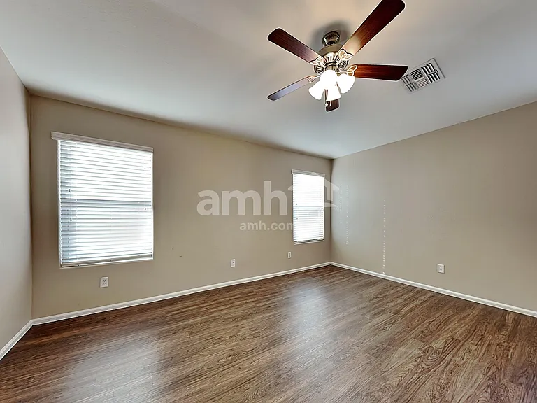 10338 W Wood St — Photo 8