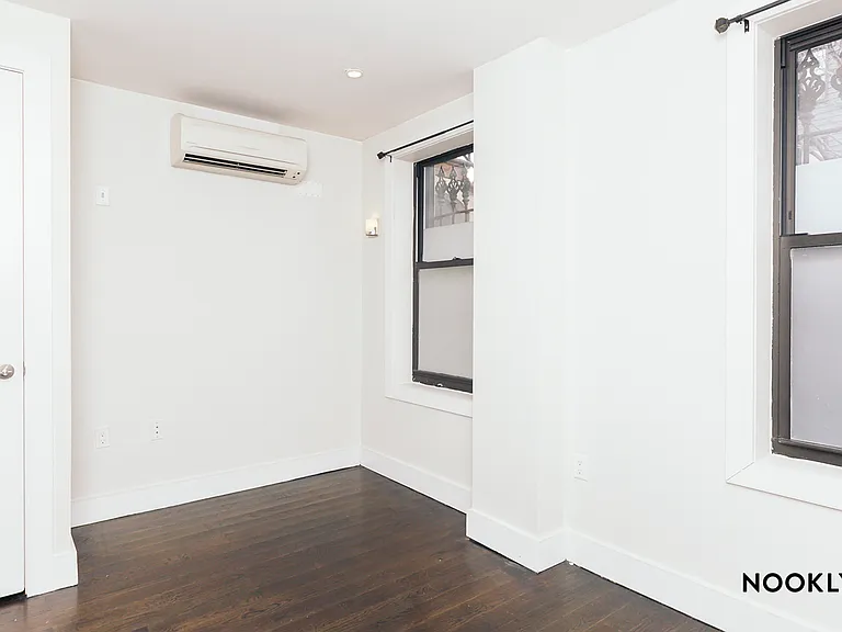 72 Maujer St #1A — Photo 4