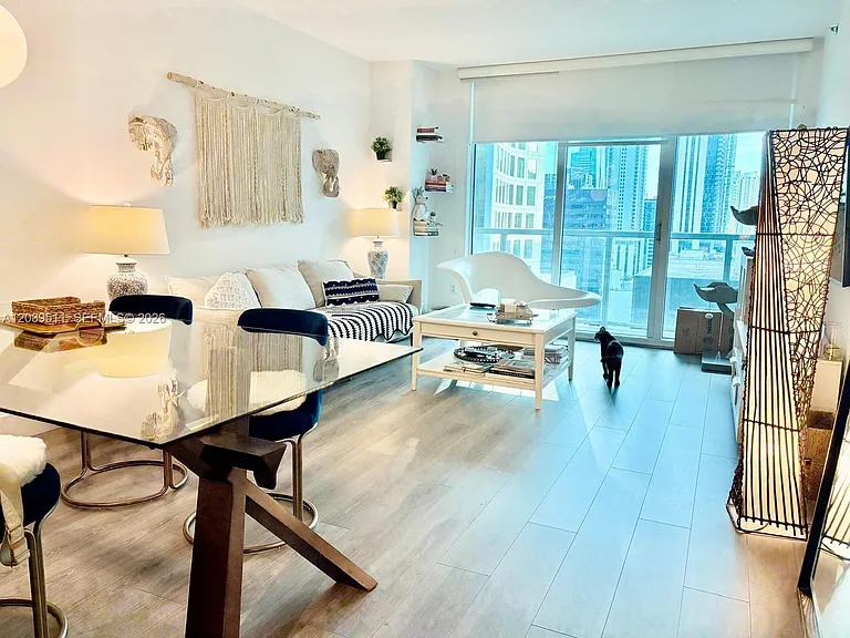 55 SE 6th St #1706 — Photo 5