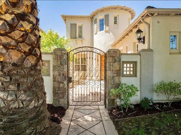2520 Club Dr