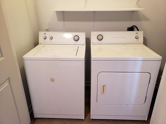 5th image of 1508 Highland Ave #B