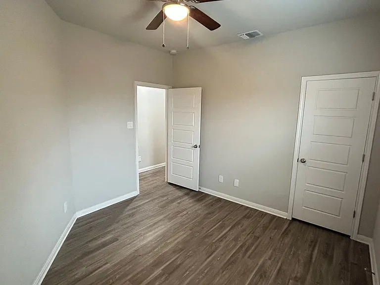 429 Emma Dr — Photo 12