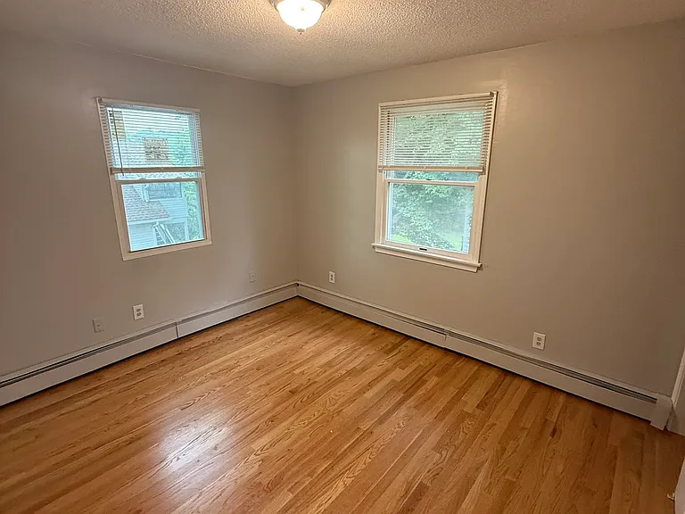 106 Howard Ave #R — Photo 10