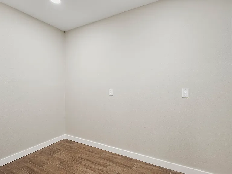304 Dunn St — Photo 16
